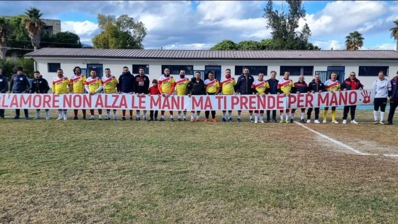 Gli Amatori Petilia Calcio vincono e gridano No alla violenza sulle donne