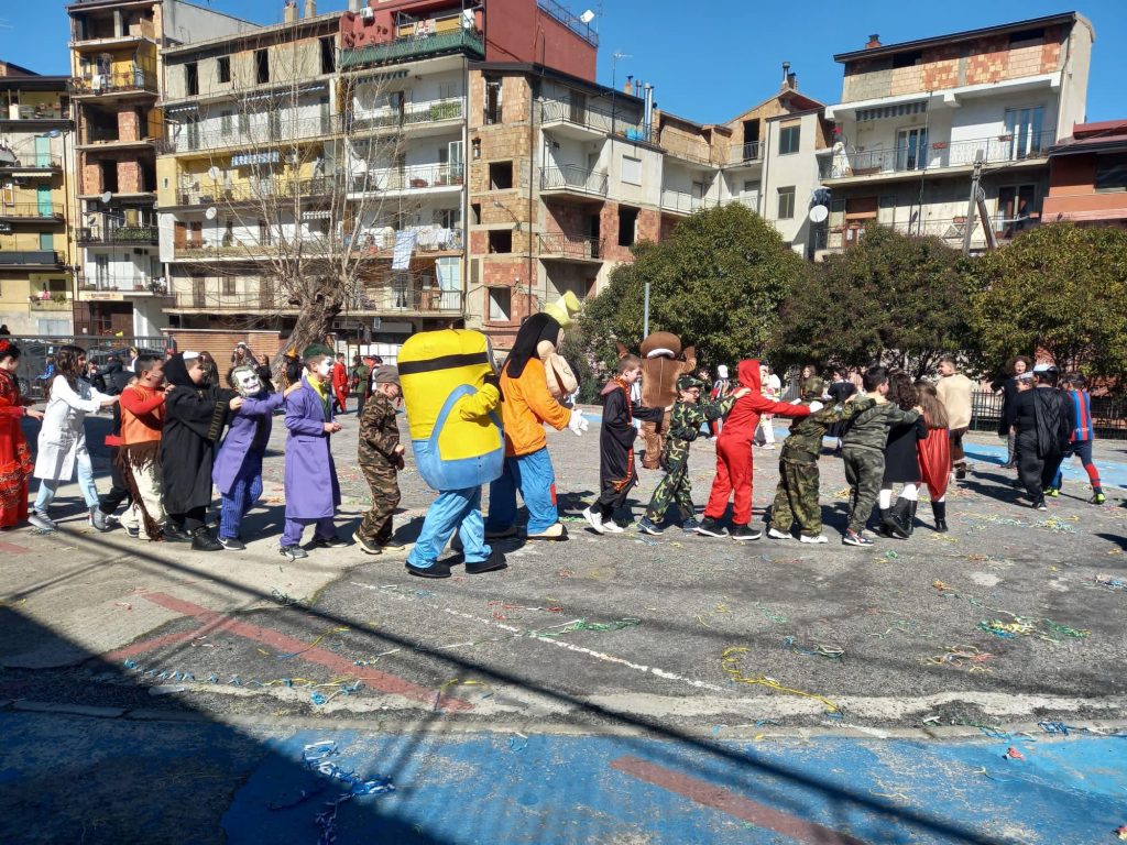 CARNEVAL PARTY: Ci si prepara al Carnevale a Petilia Policastro
  