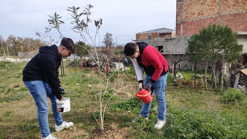 Nontiscordardimè: Al Liceo petilino l’iniziativa di legambiente