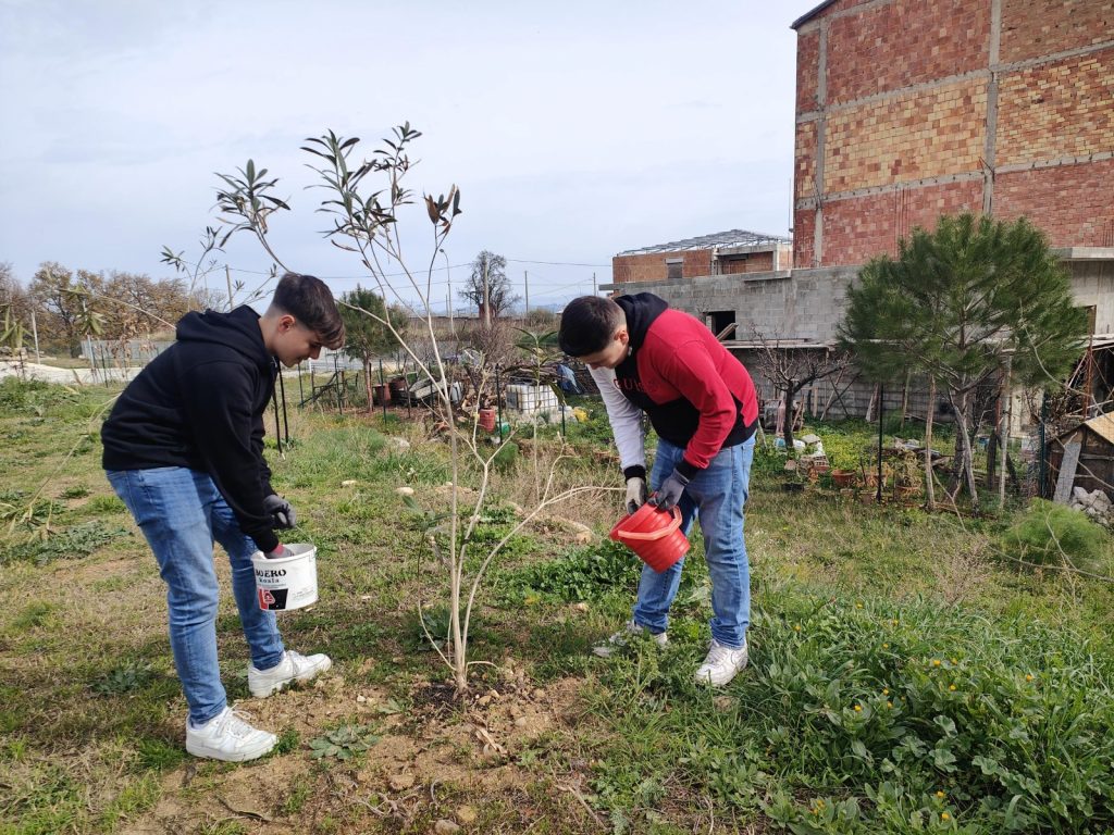 Nontiscordardimè: Al Liceo petilino l’iniziativa di legambiente