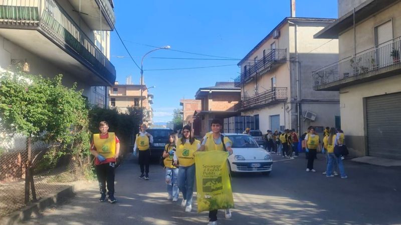 Educazione ambientale e cittadinanza attiva: Il contributo del Liceo Lombardi Satriani a Puliamo il Mondo