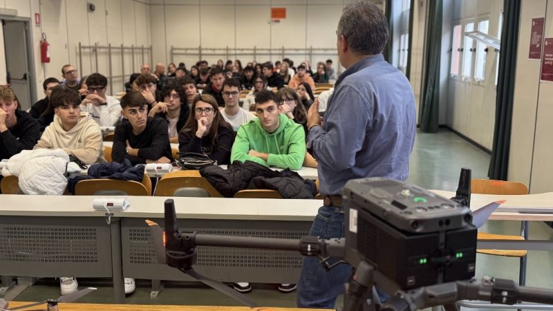 Tra i 900 studenti in visita all’Unical anche quelli del petilino