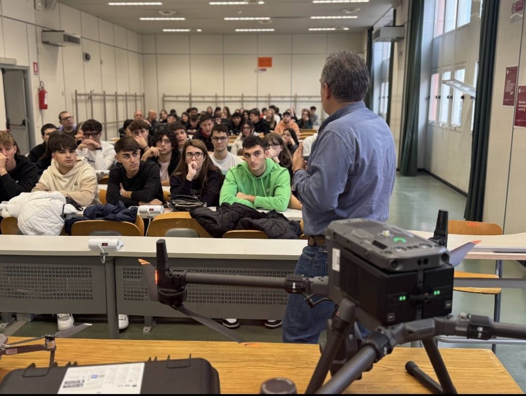 Tra i 900 studenti in visita all’Unical anche quelli del petilino