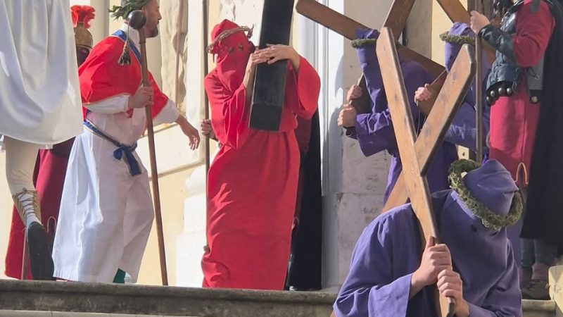 Calvario verso la Santa Spina: Ogni anno tante emozioni
  