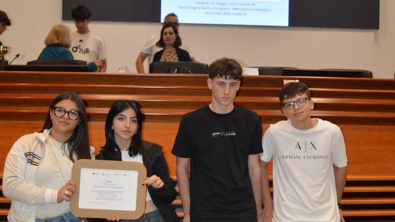 Il Liceo Scientifico R. L. Satriani premiato come Scuola ECOrecord
  
