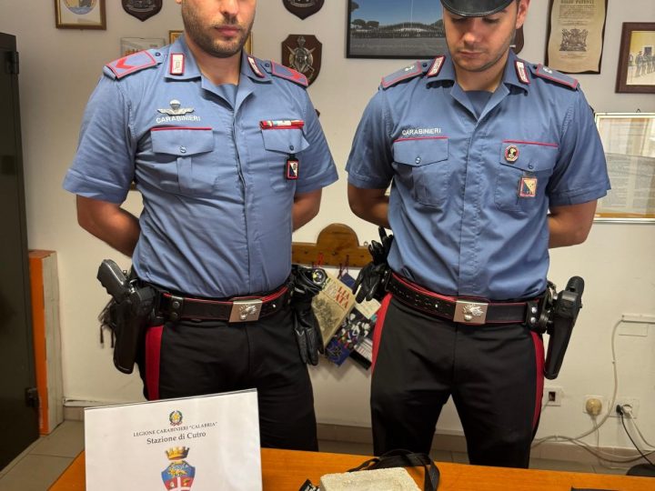 Tenta di scassinare Bancomat: Arrestato 36enne a Cutro