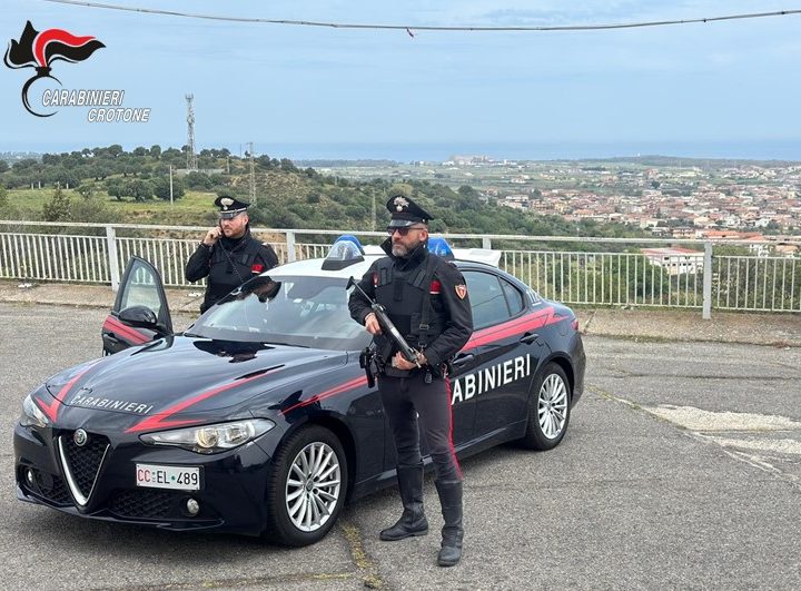 Divieto di avvicinamento per un 23enne: Maltrattava la compagna
