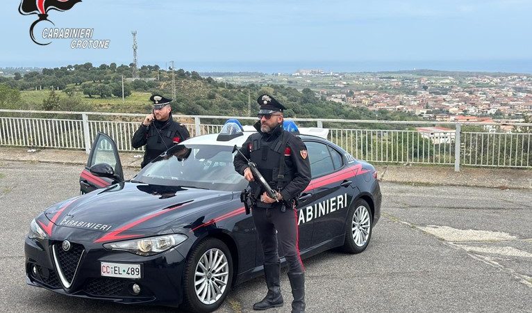 Divieto di avvicinamento per un 23enne: Maltrattava la compagna