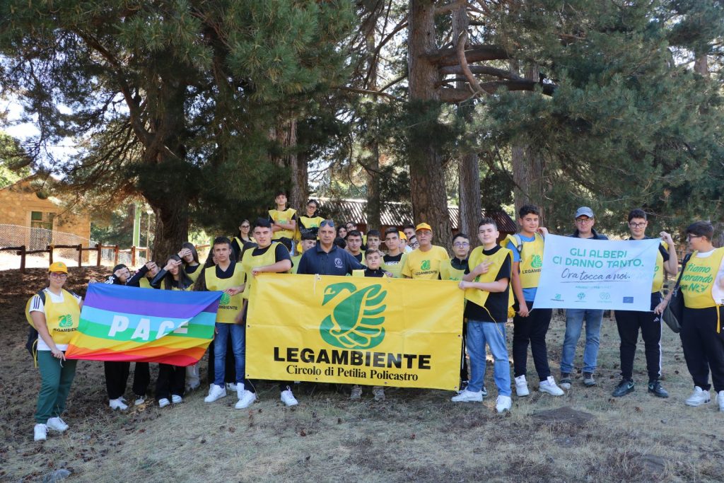 Puliamo il mondo nel Parco: I liceali del Satriani impegnati in attività di pulizia
  