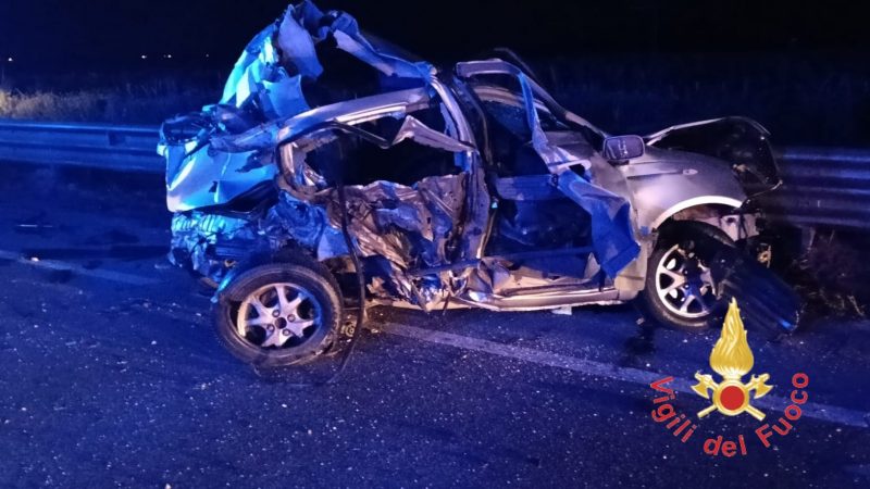 Tragico incidente sulla SS 106 a Belcastro: un morto e tre feriti, due gravi
