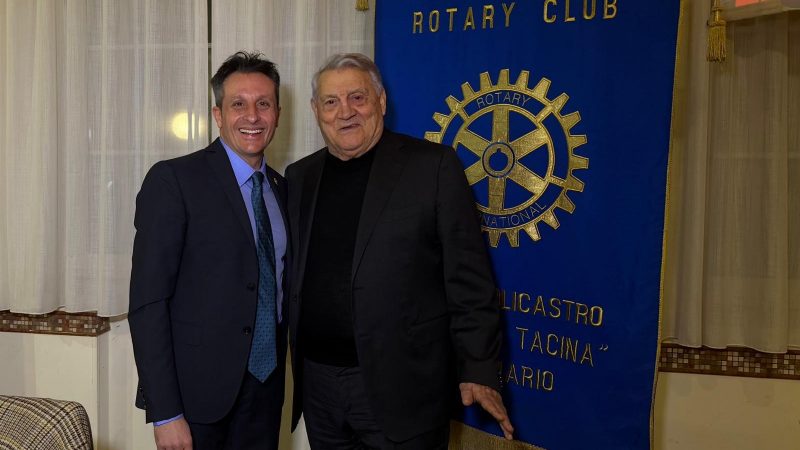 Petilia Policastro, il Rotary tra solidarietà e bellezza: il successo della cena benefica