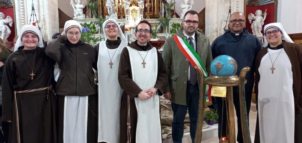 Petilia Policastro si prepara a vivere il Calvario
  